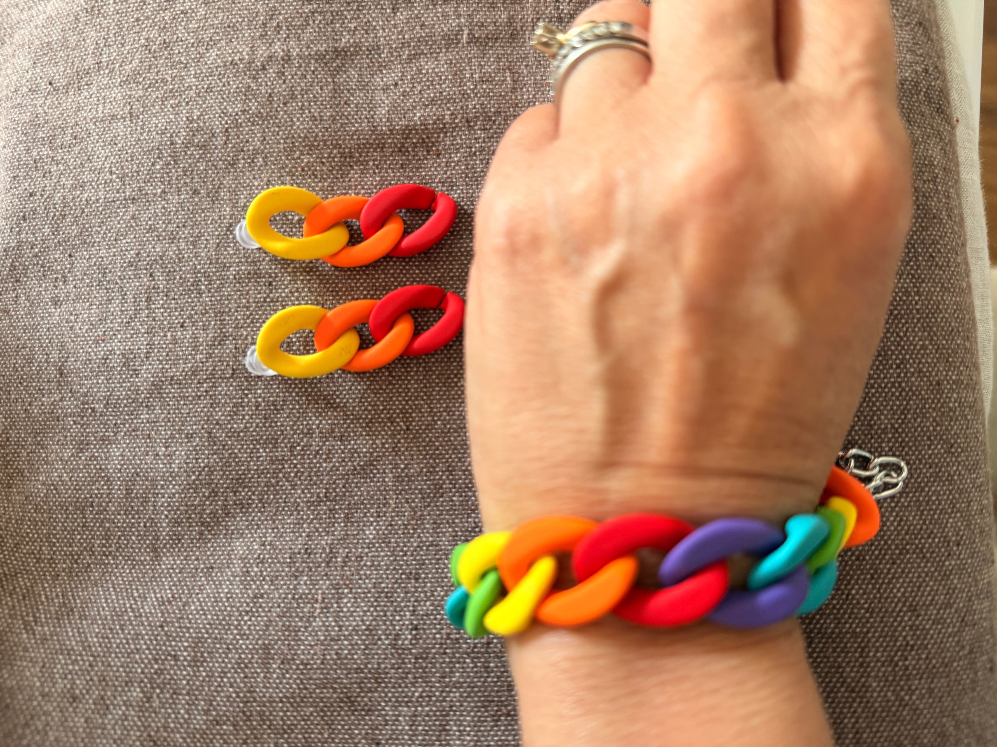 Rainbow Acrylic Curb Chain Bracelet and Earrings Jewelry Set